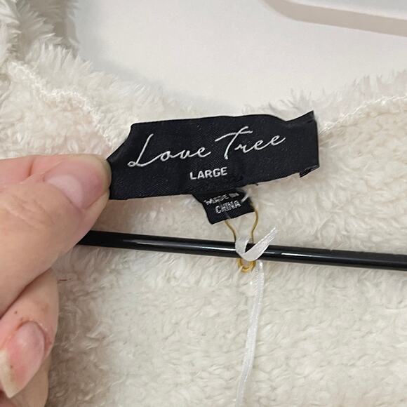 Love Tree Sleeveless Sweater Womens Large White Fuzzy Hoodie Pockets Nordstroms - Picture 6 of 13